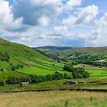 2 Bed In Carnforth Oc-95452 קירבי לונסדייל